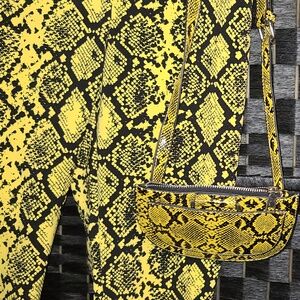 New York & Company Black/Yellow Snake Print Cropped Dress Pants Size 8 with bag